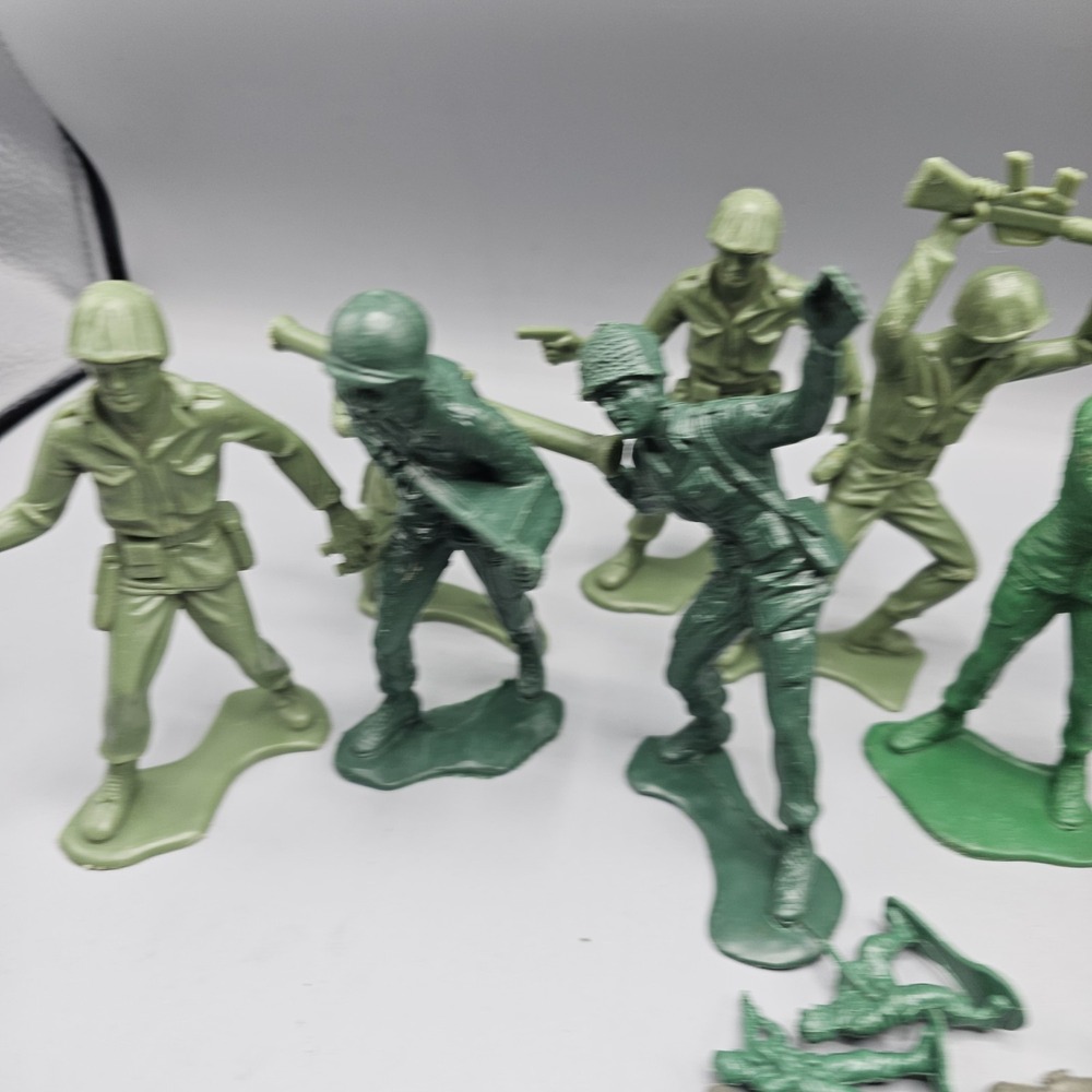 Lot of Tim Mee & Misc Brand Arny Soldiers Assorted Sizes Green Action Figures - Picture 6 of 9
